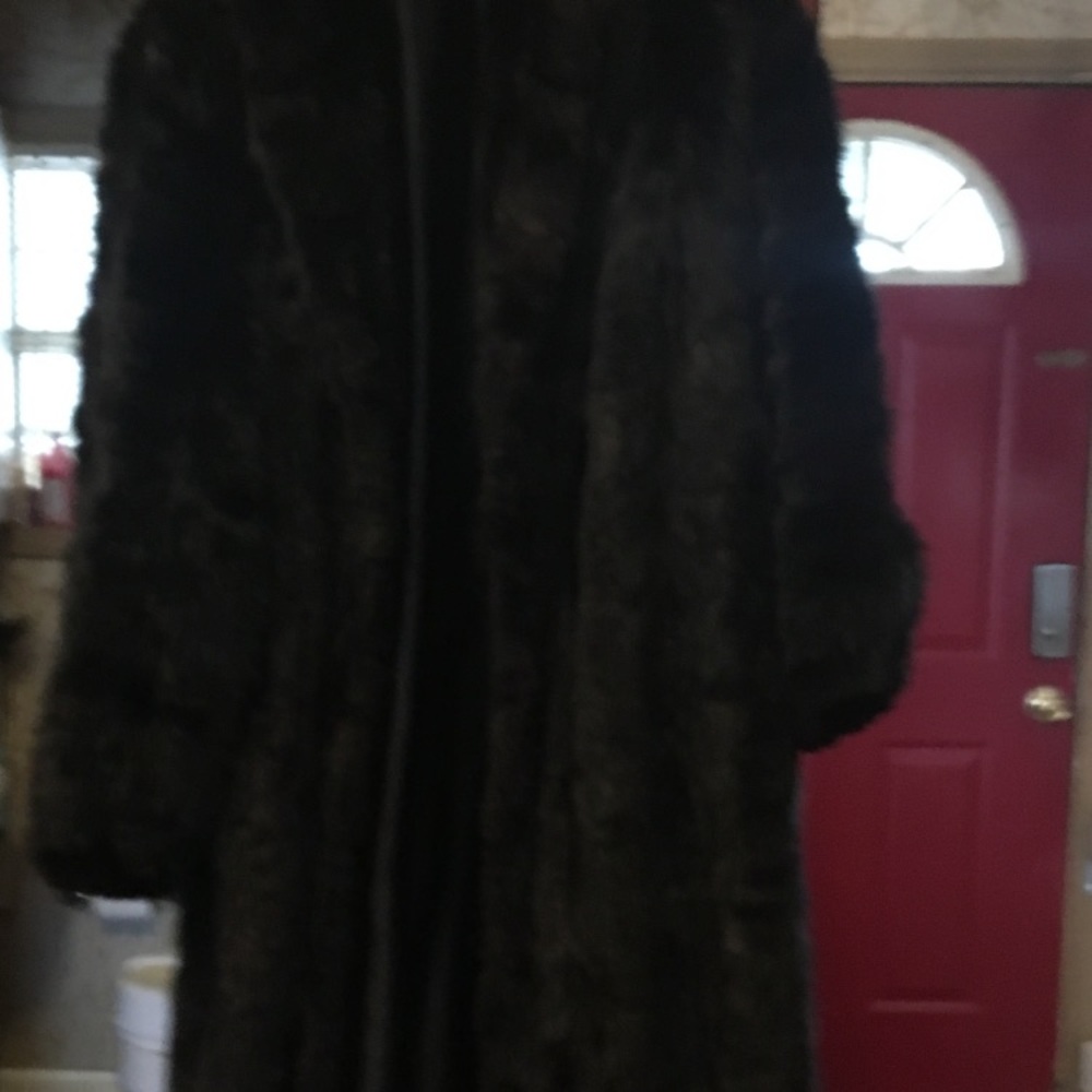 Black Mink trim in fox six 4X.